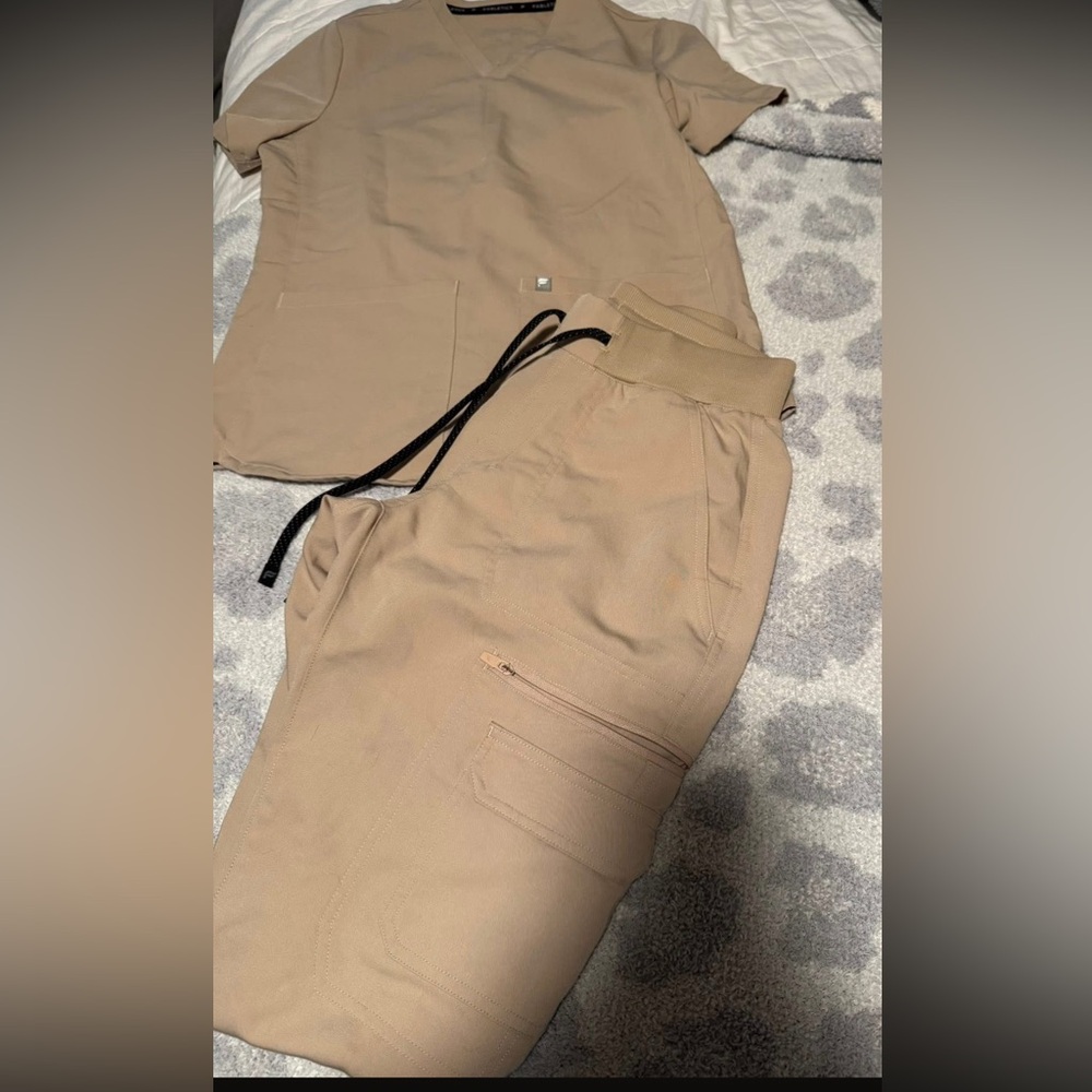 Fabletics scrubs